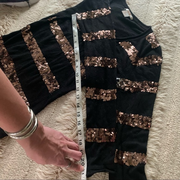 Zoe D Black V neck Sweater wt Gold Sequins M - Picture 7 of 7
